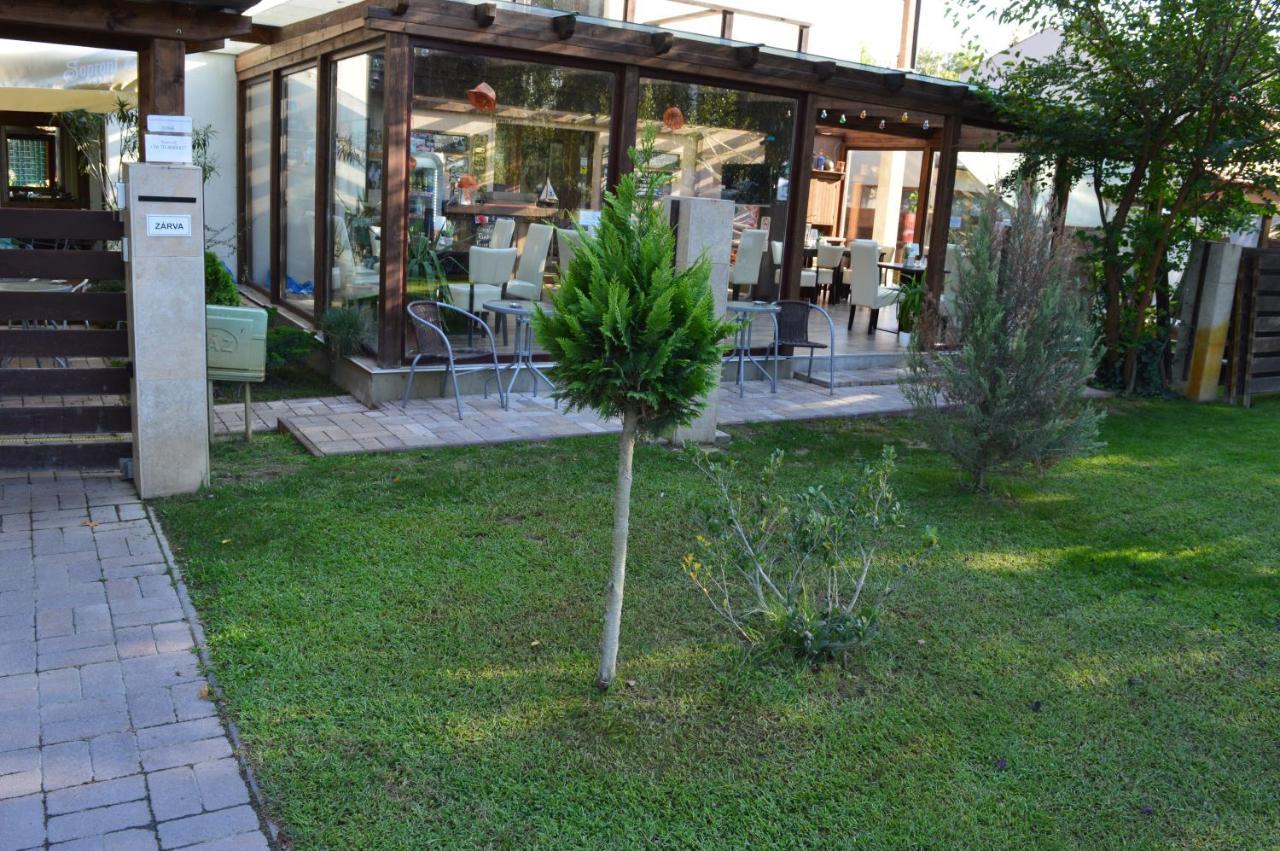 Silver Garden Siófok Esterno foto