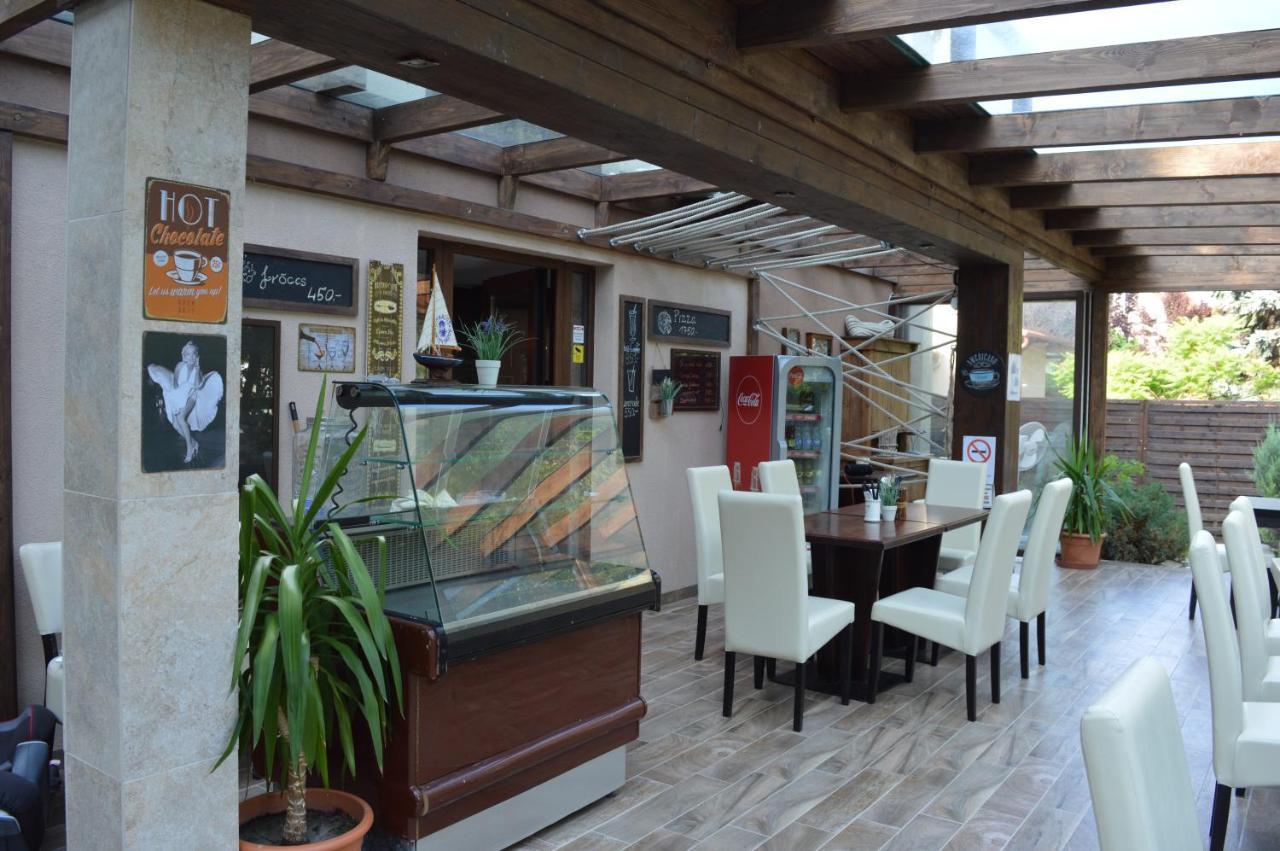 Silver Garden Siófok Esterno foto